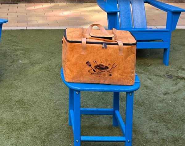 Wholesale Customized Size Sturdy Waterproof Insulated Cooler Bag With Handle Resistant To Wear Tear Custom Logo Letter Pattern