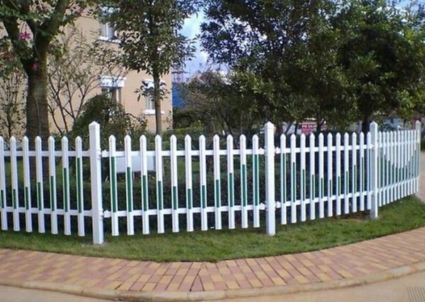 Lawn Barrier Garden Border Fence / Decorative Flexible Garden Edging Fence