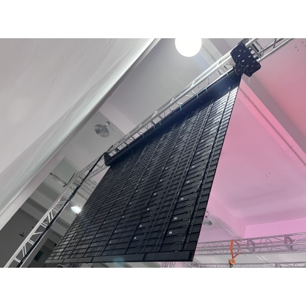 P2.6mm Flexible LED Roll-Up Display 17kg Ultra-Light Design HOB Surface Treatment Curtain Screen