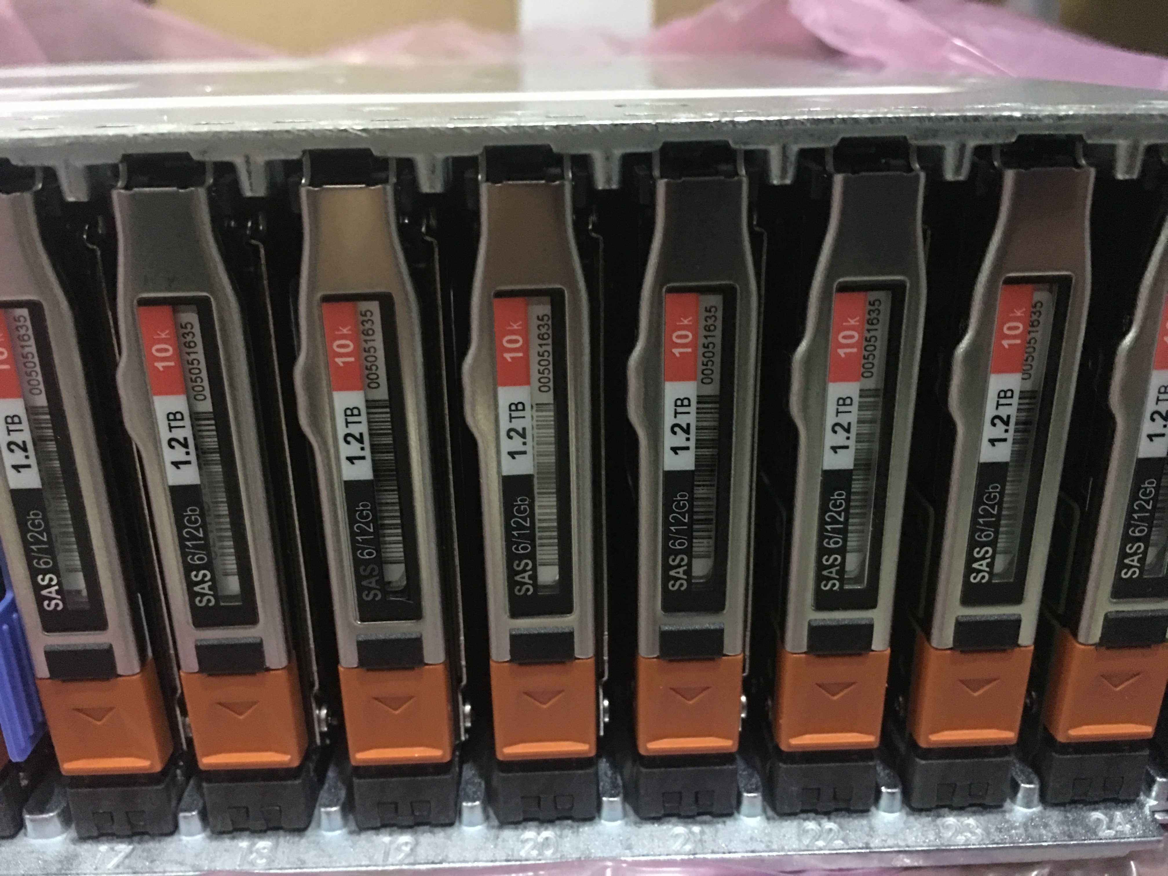 Вспышка хранения 400 единства EMC D3-2S10-1800 1.8tb 10k SAS 6g Hdd DELL EMC гибридная