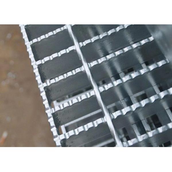 Caliente sumergido galvanizó la rejilla de rejilla de acero serrada del piso de la plataforma soldada con autógena