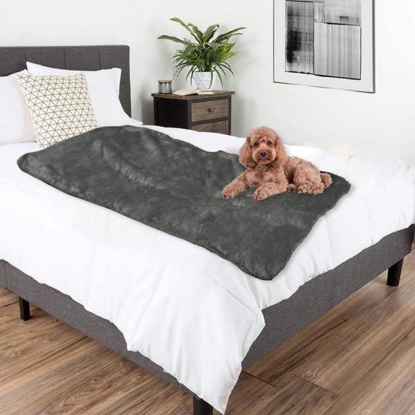 100% Polyester Lambswool Pet Blanket All-Season Waterproof Knitted for Cats and Dogs