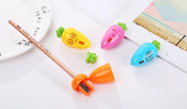Various Colors  Manual pencil sharpener 3.5cm Kids Children Stationery Supplies Animal Mini Piggy Piglet Dinosaur