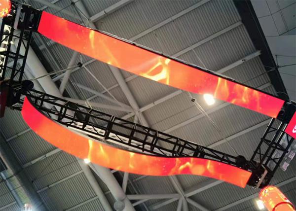 Shopping Malls P4 Flexible LED Displays 3840 hertz Curved Led Video Wall