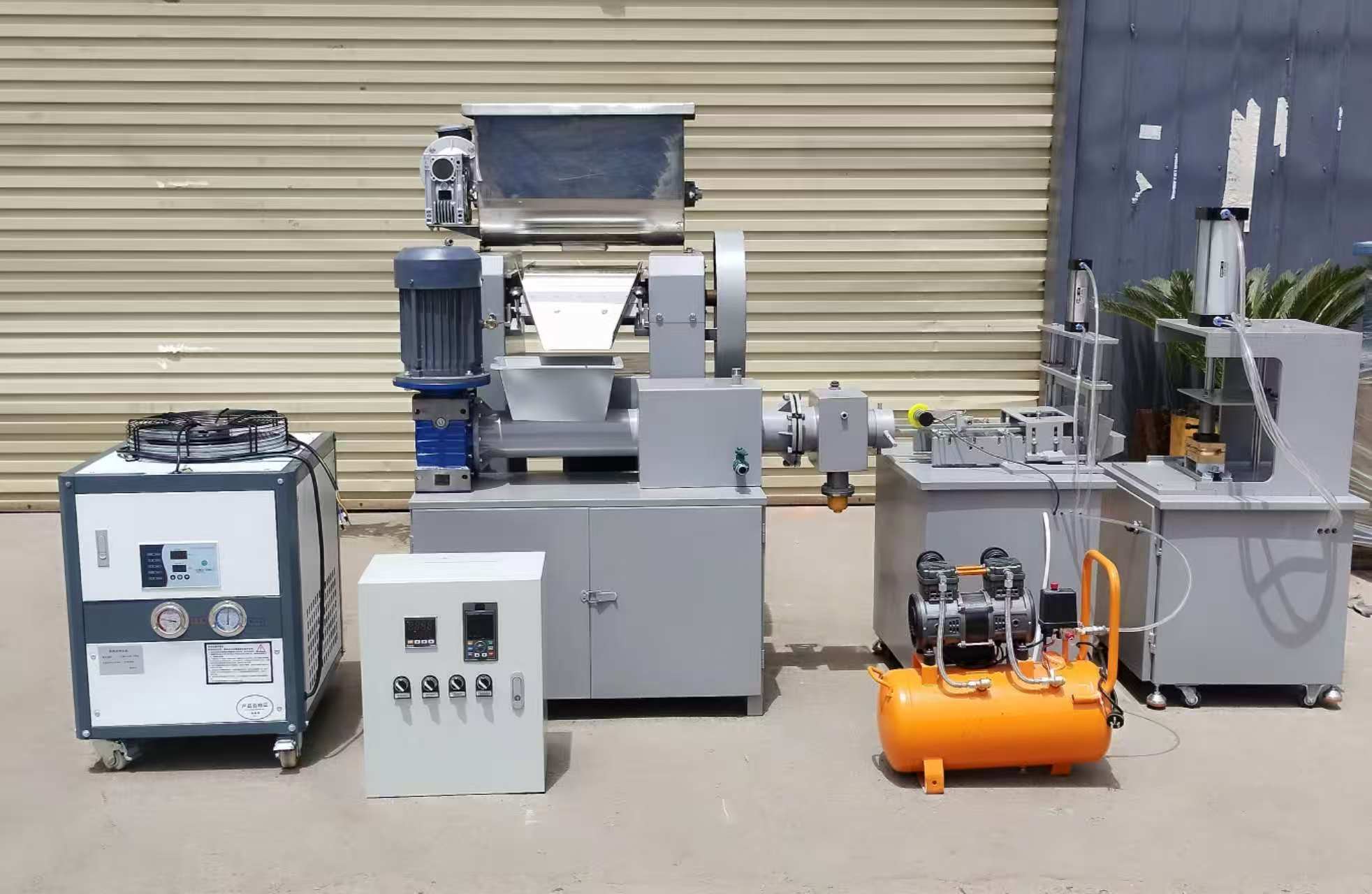 Small scale soap making machine suitable for startups to produce both laundry soap and toilet soap