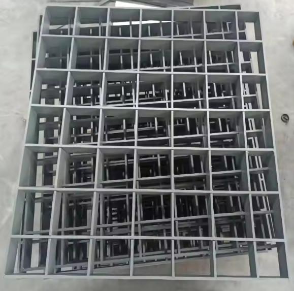 Custom Metal Catwalk Grating Building Materials Hot - Dip Galvanized Mild Steel Grille