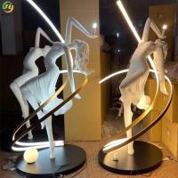 Lâmpada de assoalho branca decorativa de alta qualidade moderna do corpo humano de D78*179cm para residencial interior do hotel da sala de visitas