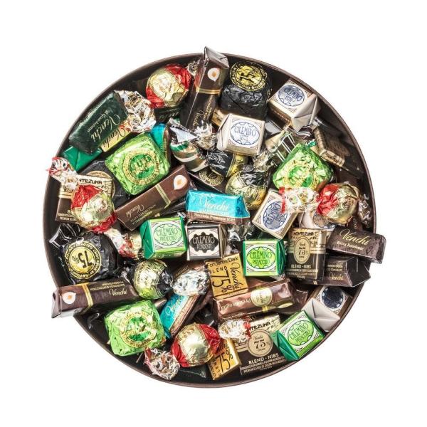 Dia 14cm Christmas Chocolate Packaging , Assorted Chocolate Gift Boxes Ribbon Closure