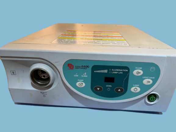 FUJI XL-4400 Light Source High-Color-Rendering Illumination For Endoscopic Examination And Surgery