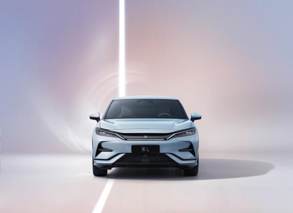 High Speed 201km/h 2023 BYD Song L 602KM All Wheel Drive Electric Car Length 4840 Width 1950 Height 1560 Tire 245/45 R20