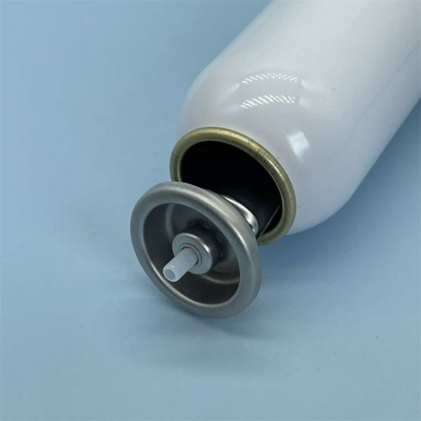 Compact Valve-Mounted Carry Bag for Portable Gas Cylinders with Lightweight Quick-Connect Design