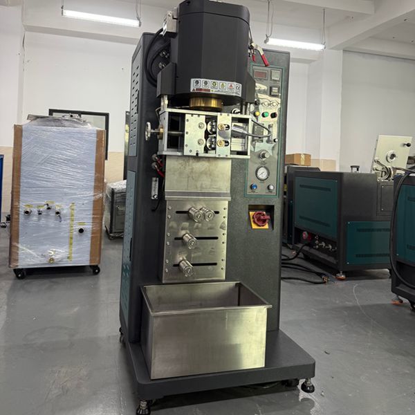 8KW Small Continuous Casting Machines 1- 2kg Mini Precious Metal Casting Machine