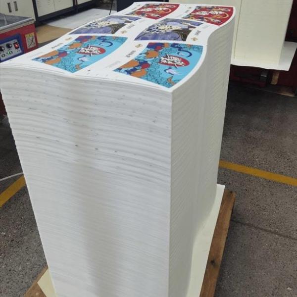 Hoja de papel recubierta de PLA para una solución de embalaje sostenible con espesores personalizados