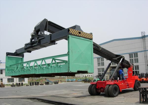 Diesel Reach Stacker For Container , Container power lift forklift 45 Tons Rated capacity