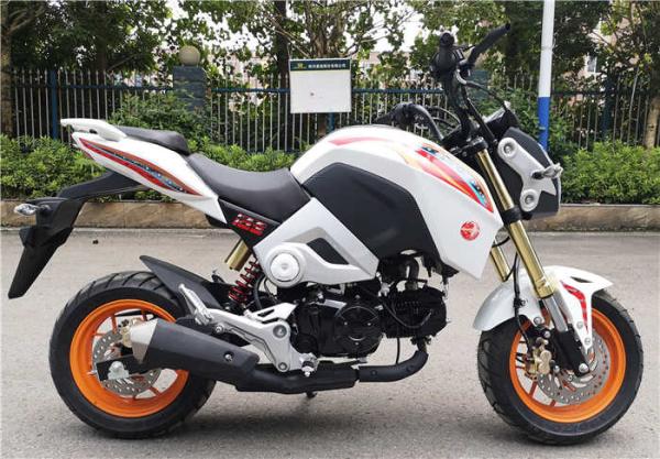 White Street Road Motorcycle 4 Stroke Gasoline Engine Chain Transmission