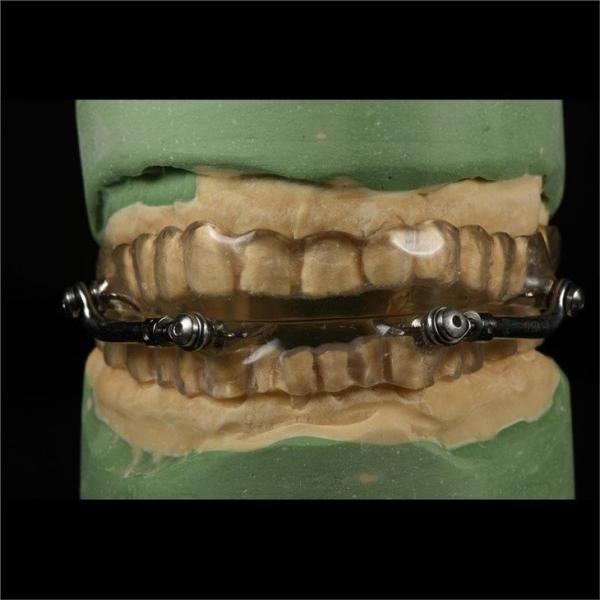 Flexible Non Snoring Mouthpiece Devices With Adjustable Straps