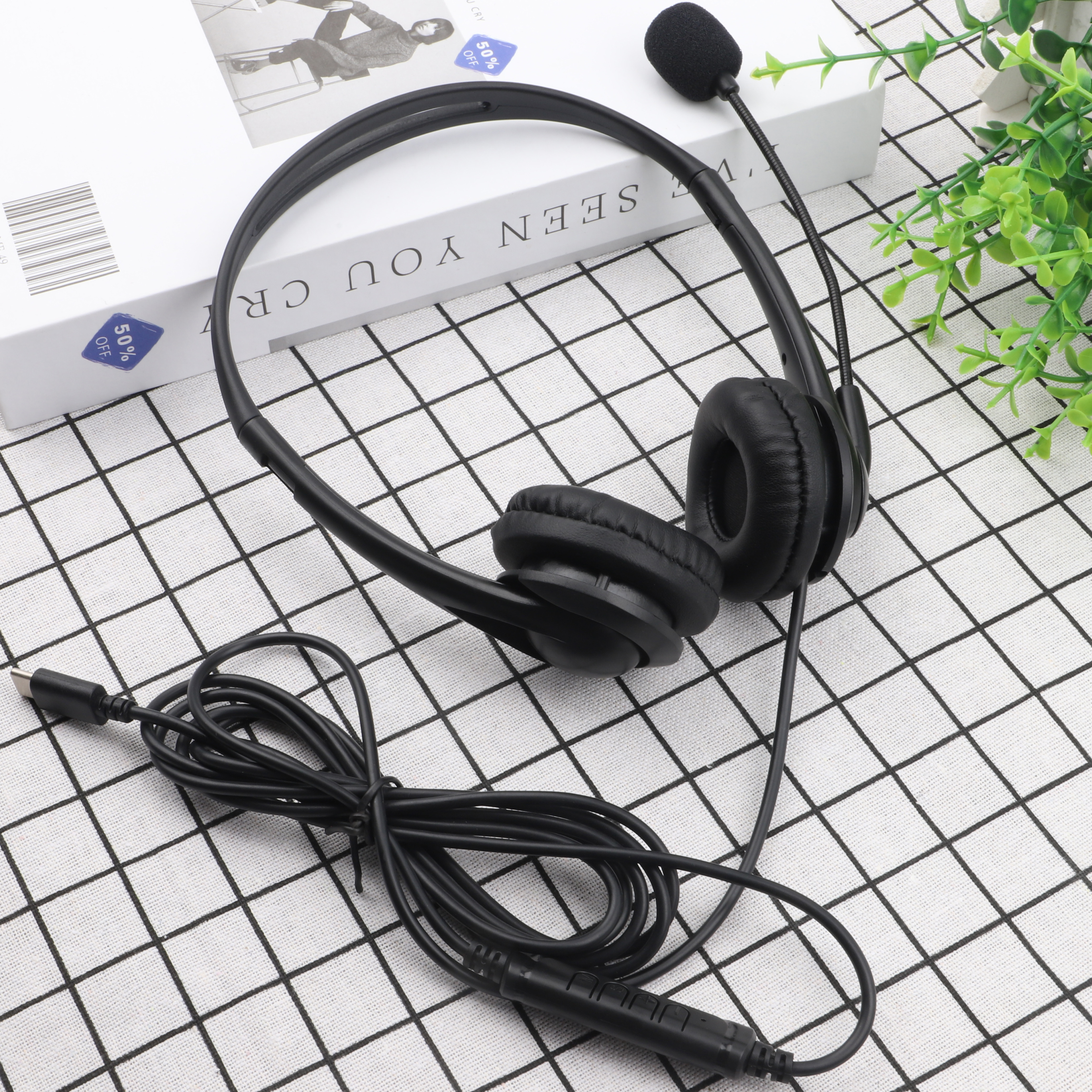 JTY-430 professional call center earphones with microphone, multiple plugs USB/Type-C/3.5mm wired earphones, comfortable to wear earphones, suitable for online learning and business conference calls