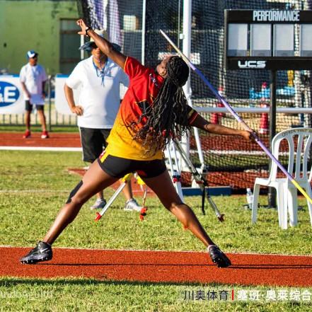 Iaaf approuvé 400m standard 8 voies Sandwich enduit de pulvérisation piste de course en caoutchouc pour les terrains de sport