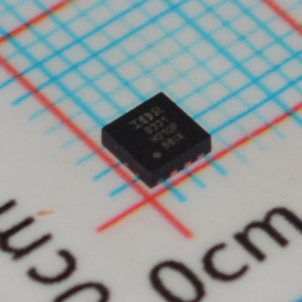 IRFHM9331TRPBF 30V Dual N+P MOSFET 5.3A/3.7A 0.045Ω/0.075Ω Rds(on) DFN-10 175°C AEC-Q101