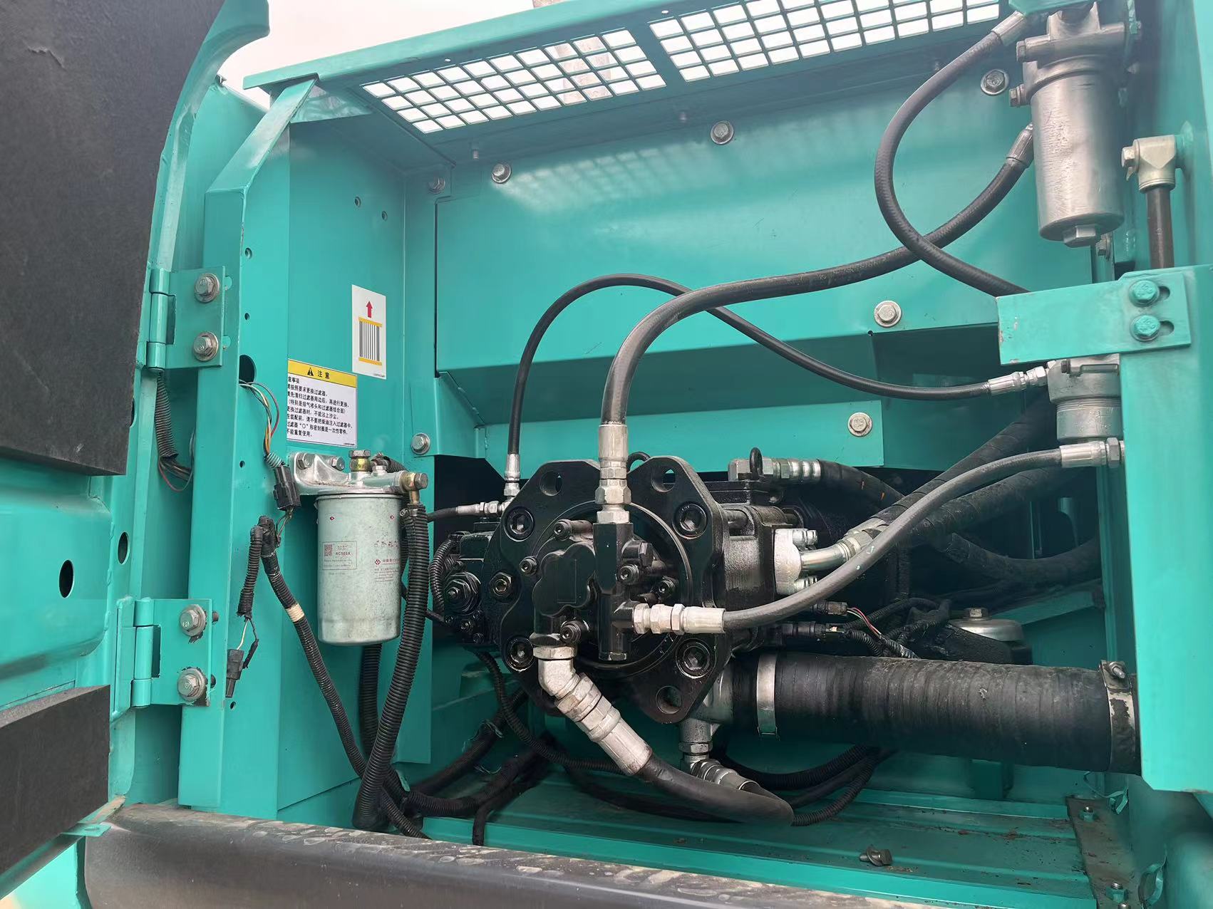Использованный экскаватор 2020 года Kobelco SK200-6E 20 тонн в хорошем состоянии