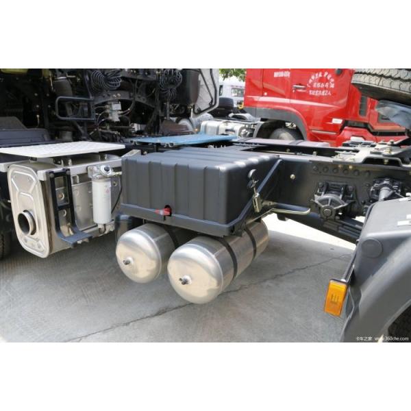 Dongfeng Tianlong Heavy Truck340 HP 4*2 Tractor Trucks with and Manual Transmission