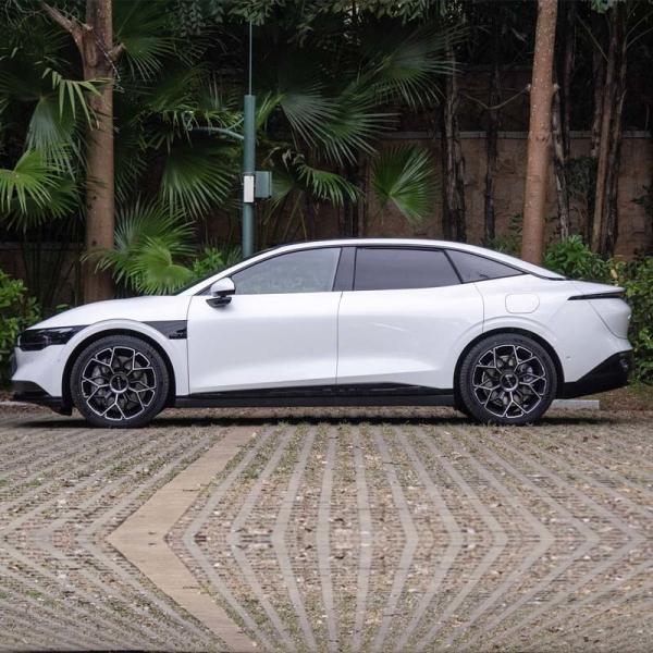 Geely Zeekr 007 4WD Высокоскоростной электрический седан Серый с гидравлической тормозной системой