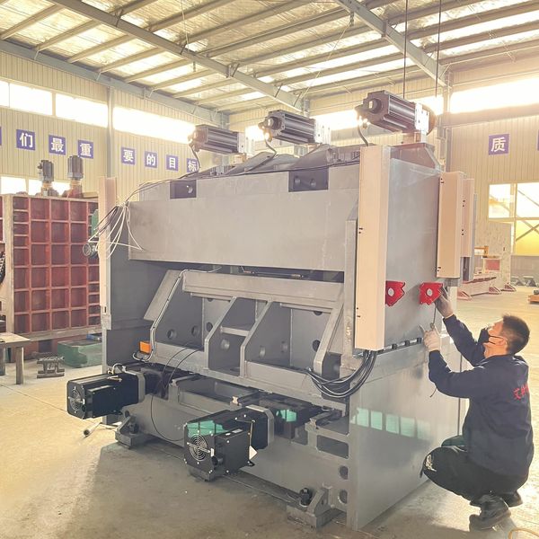 CE-одобрённая электрическая автоматическая прессовая тормозная машина с CNC-панелью
