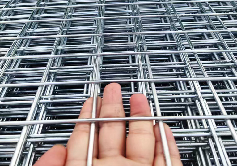 Hot Anti-Corrosion PVC Coating Galvanized Iron Wire Welded Mesh Security Fence 6ft Height Durable Factory