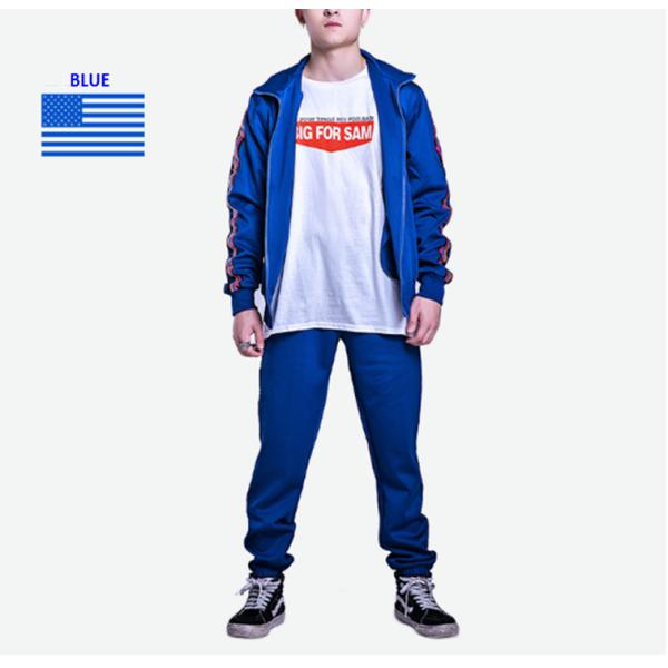 Striped Design Mens Sports Tracksuits For Spring Customized Logo Anti Shrink
