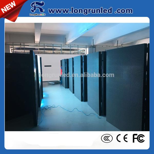 3G 4G Wireless Smart LED Advertising Screen 2000- 7000cd/Sqm Brightness