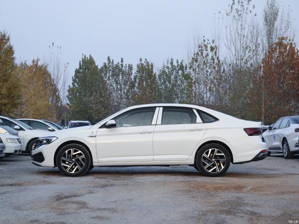 2023 Volkswagen Sagitar 300TSI DSG Leap Version Sedan with Rear Camera and Automatic AC