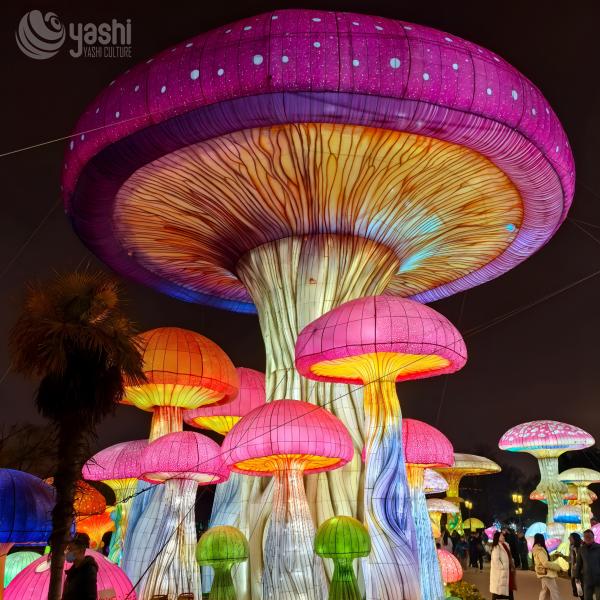 Simulated Mushroom Lanterns Outdoor LED Lighting Fixtures 240CM - 250CM