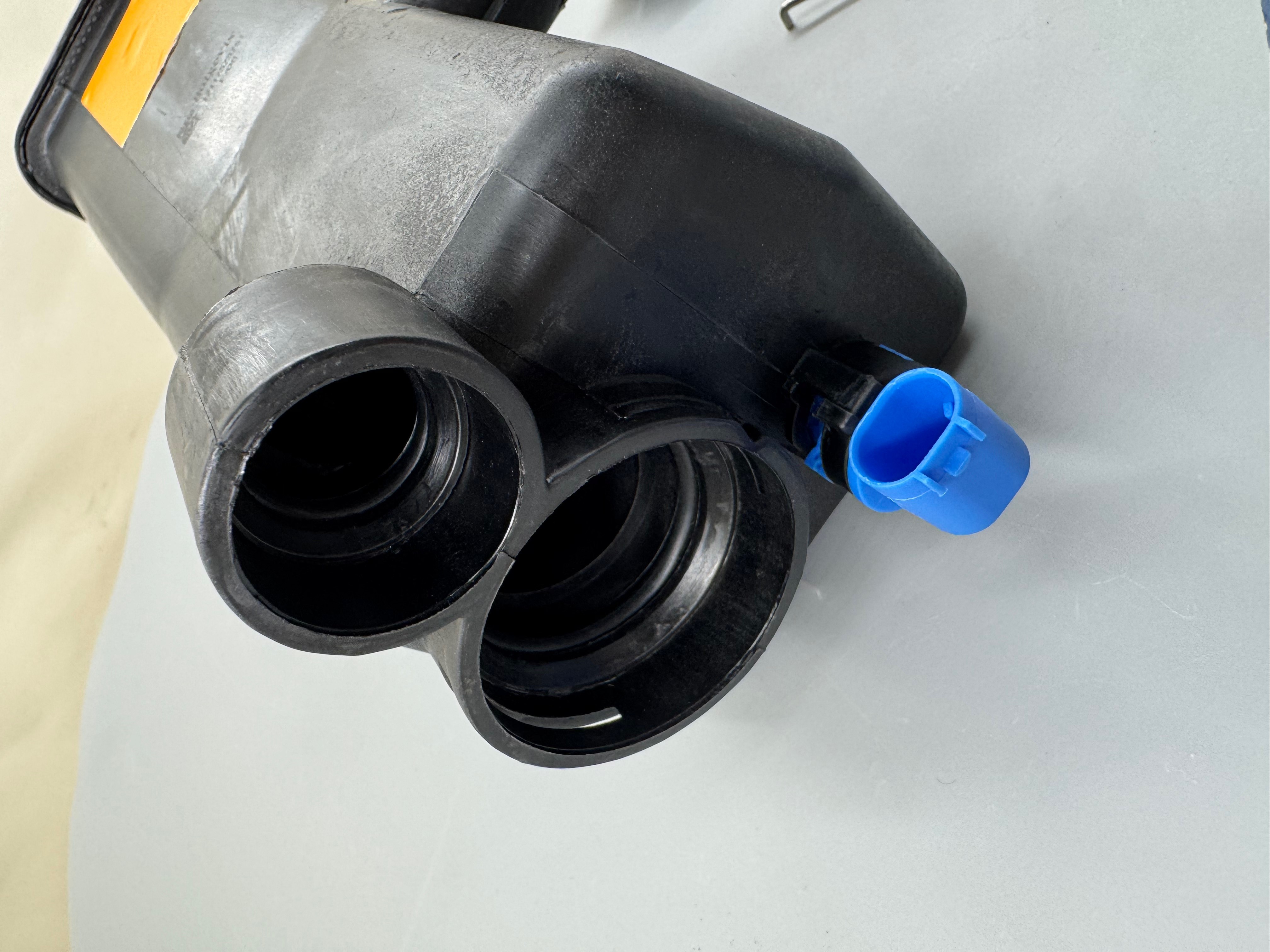 One stop shopping auxiliary water tank reservoir 17117573751 for BMW