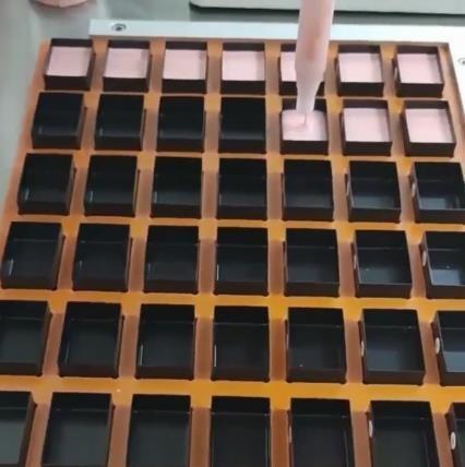 Máquina de arejar epoxi com tecnologia de alta precisão e instalação vertical