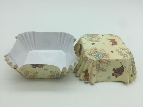 Yellow Paper Baking Cups Special Pattern PET Film Coated Turntable For Cake Decoration