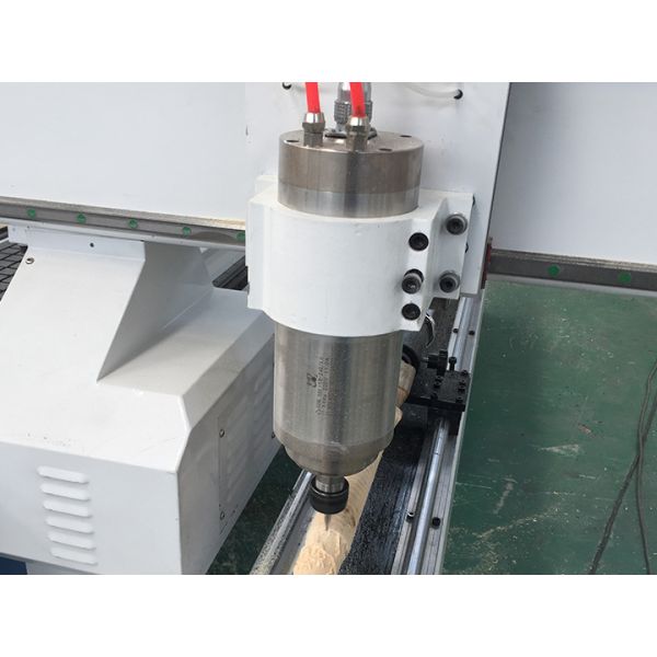 Water-Cooling Spindle Feet 4X8 Wood CNC Router Machine 2 Head Spindle 1300x2500mm Area