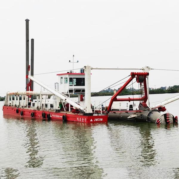 Equipo de dragado de aspiración de río / mar de 22 pulgadas 4000 m3 impulsado por la potencia del motor diesel