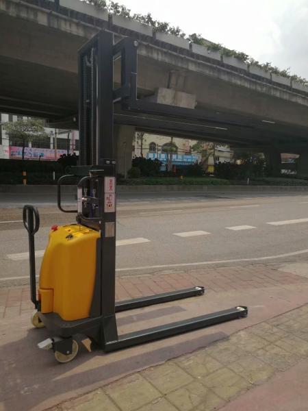 Compact Structure Semi Electric Stacker With 1.6kw Powerful Lift Motor 1500kg 2500mm
