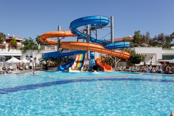 Kids Fiberglass Water Park Slide Outdoor Water Play Carnival Rides