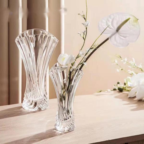 Custom Design Twist Shape Fashion Engraved Exquisite Glass Vase with Pattern Decorative