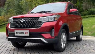 Bota 7-Seater 2534L A/C espaçoso verdadeira de SUV da gasolina de BAIC X3 manual