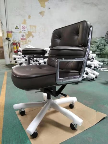 Low Back Leather Executive Desk Chair , Herman Miller Executive Chair For CEO / Boss