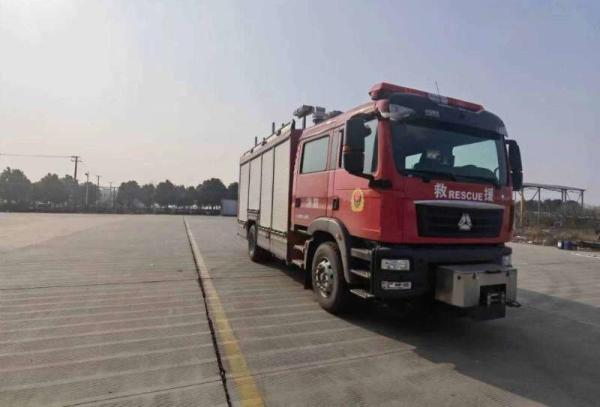 6000L Foam Fire Fighting Truck Compact Fire Truck 0.8L 48L/S