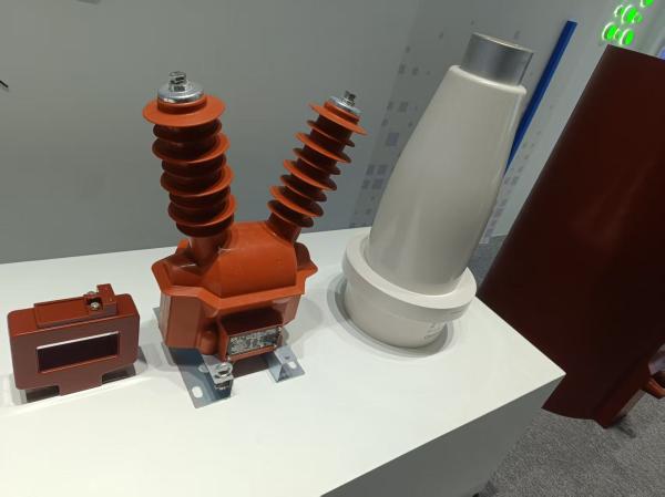 APG And Vacuum Casting Process Compatible Standard APG Clamping Machine