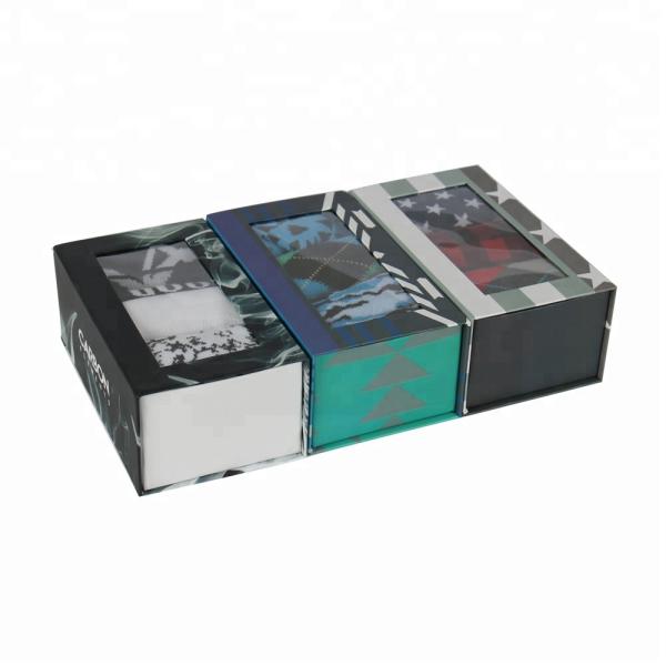 Boîte cadeau en papier de Noël personnalisée de haute qualité avec fermeture magnétique, ensemble de 3 chaussettes, avec fenêtre en PVC transparent