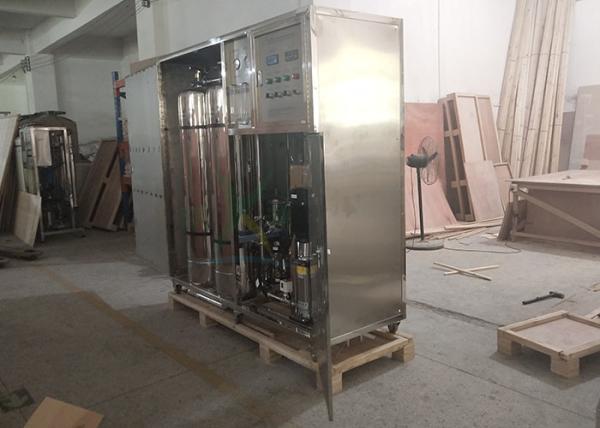 Sistema do filtro do RO da água potável/estação de tratamento de água 1000LPH da máquina tratamento da purificação com a tubulação SUS304/tanque