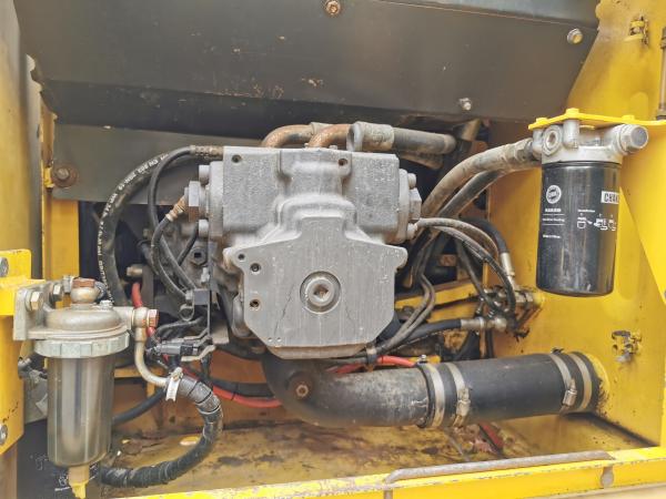 Excavateur japonais Komatsu PC200 d'origine