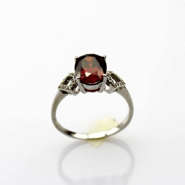 Fashion 925 Silver 7mmx9mm Oval Garnet Ring with  Cubic Zirconia(R257)