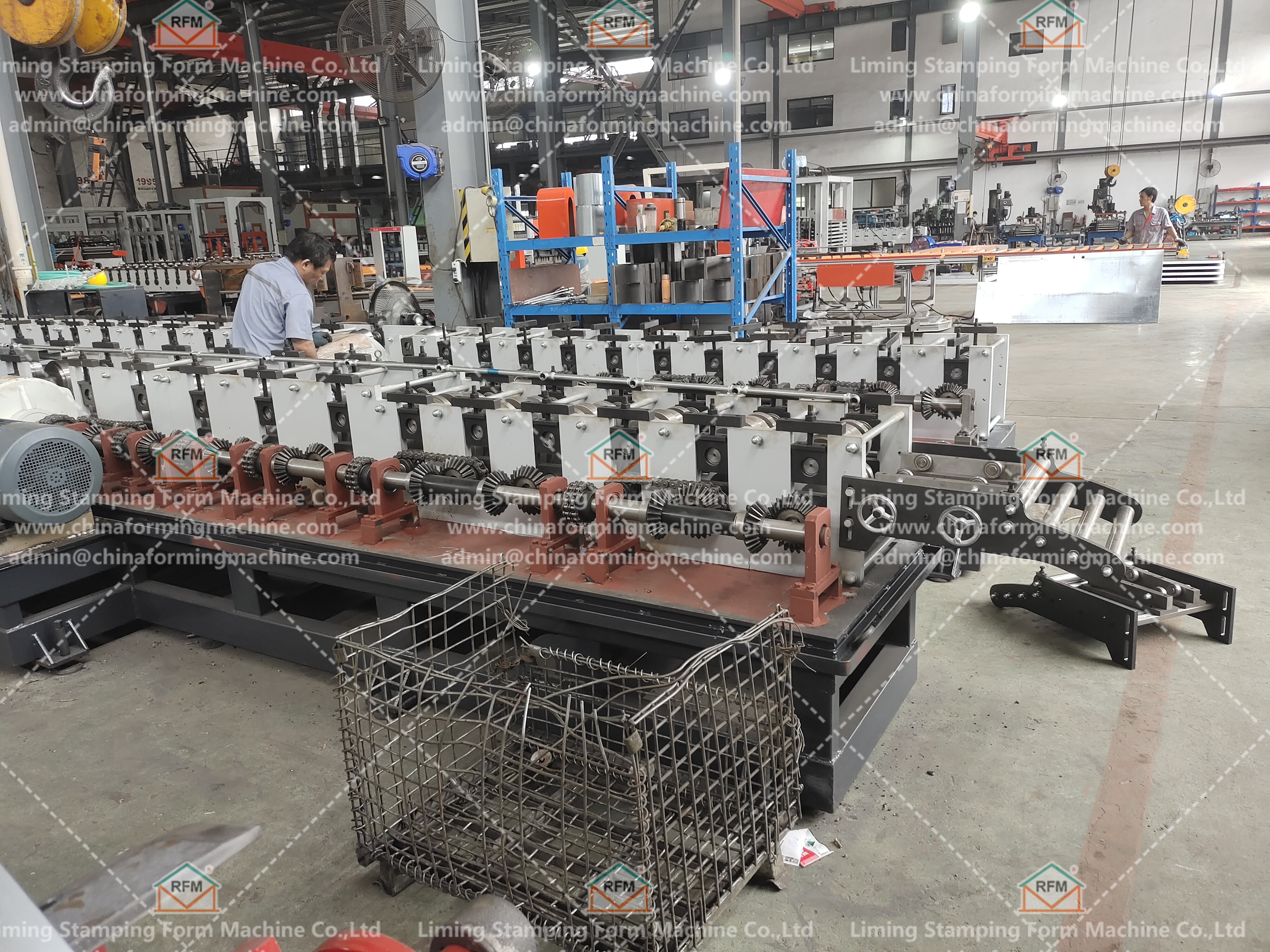 Semi автоматический крен 0.3-2mm формируя линию с роликом Gcr15