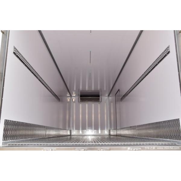light weight HOWO t5g 8x4 man engine 340 hp 34 ton meat fish reefer truck